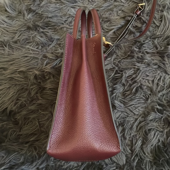 Beautiful wine red Michael Kors Mercer crossbody - Picture 2 of 6